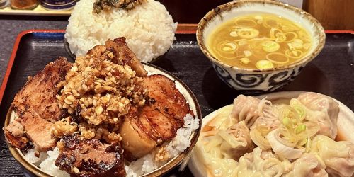 2025/10/26 秋田ラーメンはま-ニンニク焼きチャーシュー丼（怪獣盛り）埼玉県川越市